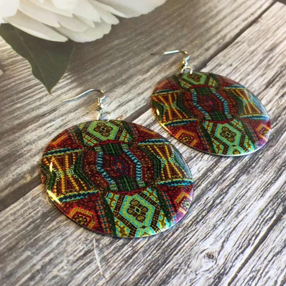 Patterned disc earrings